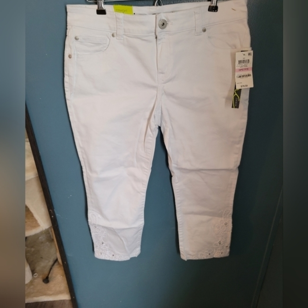 INC NWT straight‎ leg regular fit crop size 10 Petite lace bottom